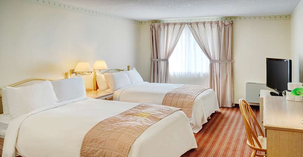 Ramada By Wyndham Miramichi New Brunswick Hotel Room photo